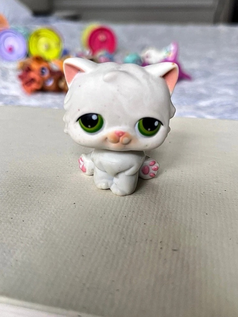 Littlest Pet Shop White Cat #15 Collectible Figure